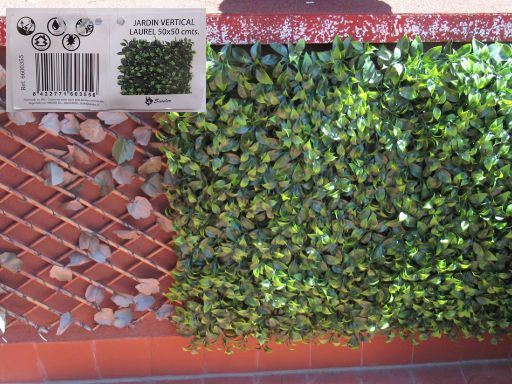 ALDI Supermercados, Madrid, Spanien, Sinder Jardin vertical Laurel 50 × 50 cm“