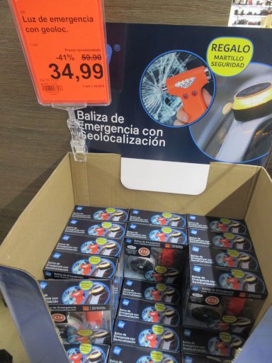 ALDI Supermercados, Madrid, Spanien, nk® V16 Notfallleuchte mit Nothammer im Oktober 2025