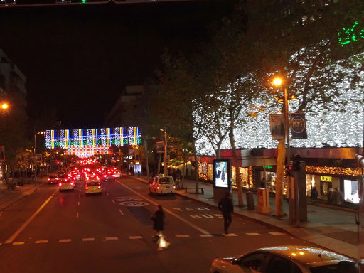 ALSA Bus Naviluz 2019, Madrid, Spanien, El Corte Inglés in der Calle Serrano