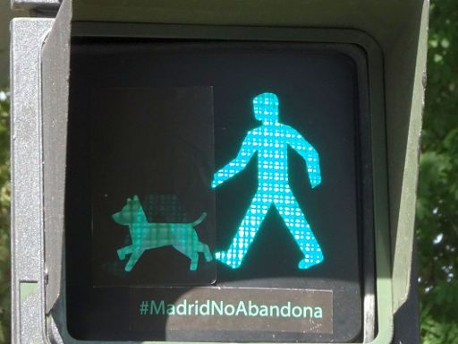 Ampel Fußgängersignal, Madrid, Spanien, Fußgängersignal mit Ampelmann und Ampelhund