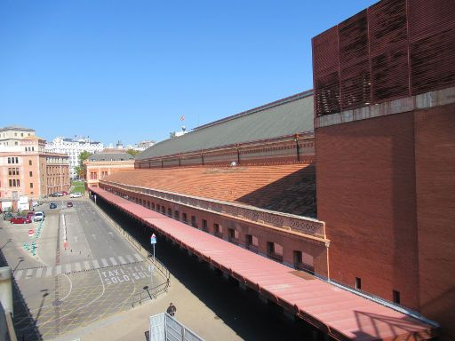 Bahnhof Atocha, Madrid, Spanien, Außenansicht von der Avenida de la Ciudad de Barcelona