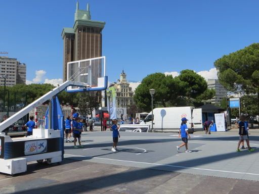 Be Active European Week of Sport, 2015, Madrid, Spanien, Basketball und Fußballplatz