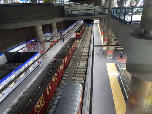 Centenario Metro de Madrid Exposición de trenes históricos, Madrid, Spanien, Metro Station Chamartín Blick auf die Ausstellung