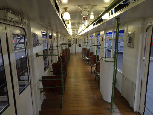 Centenario Metro de Madrid Exposición de trenes históricos, Madrid, Spanien, MR-6 Fahrgastraum