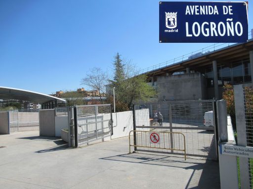 Centro Deportivo Municipal Barajas, Hallenbad, Madrid, Spanien, Eingang in der Avenida Logro&ntilde;o 70, 28042 Madrid