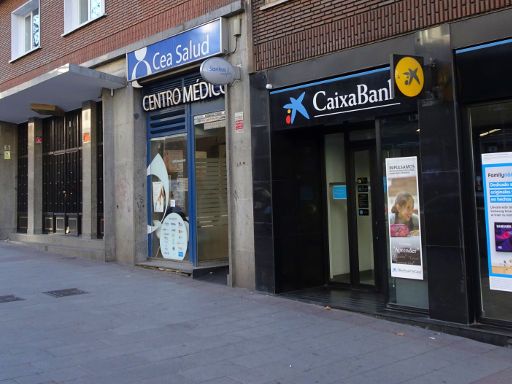 Centro Médico Cea Bermúdez, Madrid, Spanien, Eingang Calle Cea Bermúdez 61, 28003 Madrid