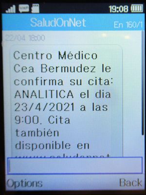 Centro Médico Cea Bermúdez, Madrid, Spanien, Terminerinnerung per SMS auf einem Alcatel 2051X Mobiltelefon