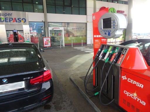 CEPSA Tankstelle, Madrid, Spanien, CEPSA Tanksäule