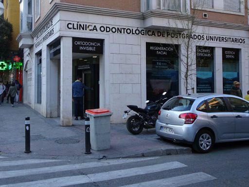 Clínica Odontológica de Postgrados Universitarios, Zahnarztpraxis, Madrid, Spanien, Praxis in der Avenida Ciudad de Barcelona 103, 28007 Madrid