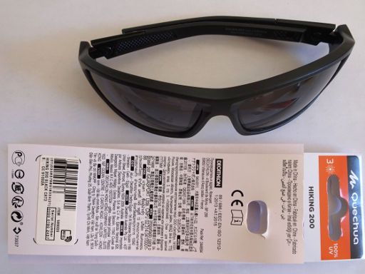 Decathlon Online und Ladengeschäfte, Madrid, Spanien, Quechua Hiking 200 Sonnenbrille