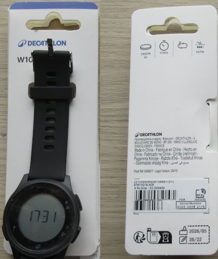 Decathlon Online und Ladengesch&auml;fte, Madrid, Spanien, ATW 100 Black wasserdichte Uhr 5 ATM Made in China