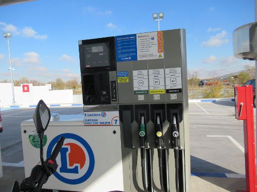 E.Leclerc, Tankstelle, Madrid, Spanien, E.Leclerc Zapfsäule mit Kartenzahlmöglichkeit