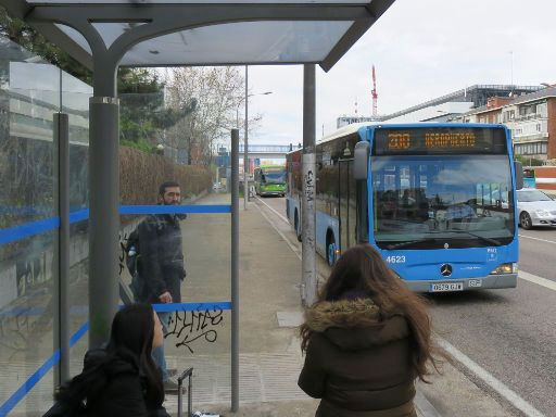 EMT Bus, Madrid, Spanien, Mercedes-Benz Bus Linie 200 Haltestelle Avenida America Arturo Soria