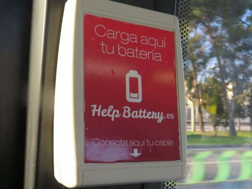 EMT Bus, Madrid, Spanien, Batterielader mit 5 USB Buchsen