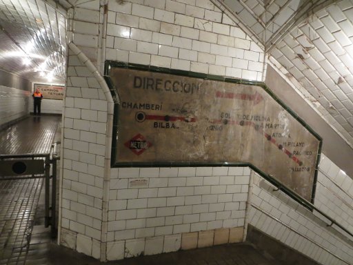 Estación de Chamberí, Madrid, Spanien, Gänge zu den Bahnsteigen