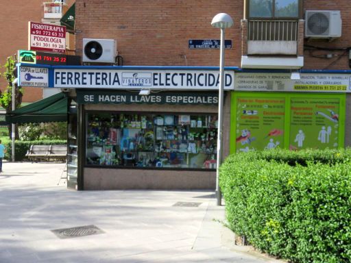 Ferretería Vinateros Cavero, Madrid, Spanien, Ladengeschäft in der Calle Camino de Vinateros 127 in 28030 Madrid