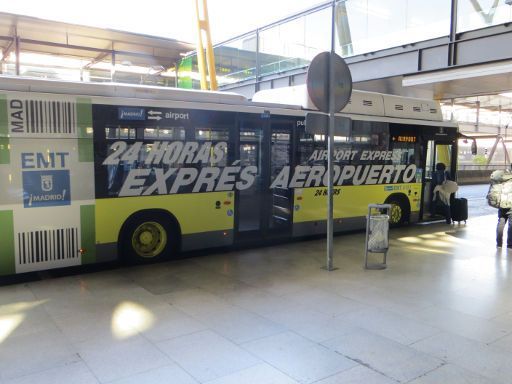 Flughafen Adolfo Suárez Madrid Barajas, Madrid, Spanien, Airport Express Bus