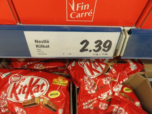 LIDL Madrid, Spanien, Schokoladenriegel von Nestlé Kit Kat 301 g Packung für 2,39 € im Juni 2016