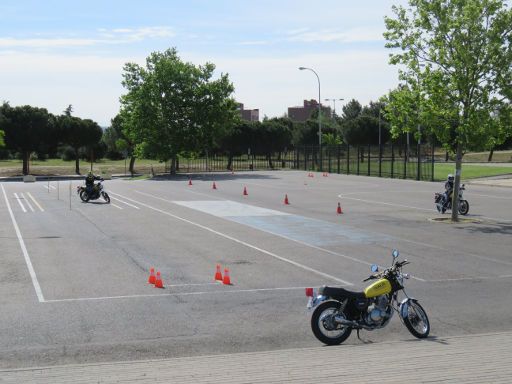 GALA Autoescuela, Fahrübungen mit Motorrad, Madrid, Spanien, Übungsplatz Vicálvaro