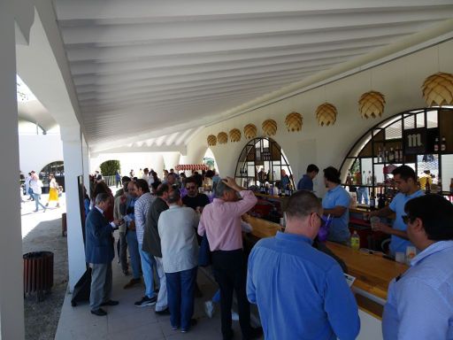 Hipódromo de la Zarzuela, Pferderennen, Madrid, Spanien, Bar mit Getränken und Snacks