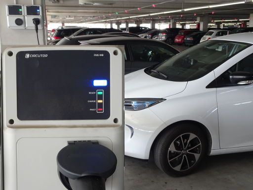 Ladestationen Elektrofahrzeuge, Madrid, Spanien, IKEA Alcorcón, Ladestationen mit 400 Volt Steckdosen