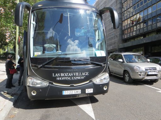 Las Rozas Village Chic Outlet Shopping(R), Madrid, Spanien, SHOPPING EXPRESS® Bus am Plaza de España