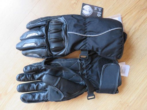 Lidl España, Madrid, Spanien, crivit® Motorradhandschuhe Größe 10 / XL im August 2017 für 12,99 €