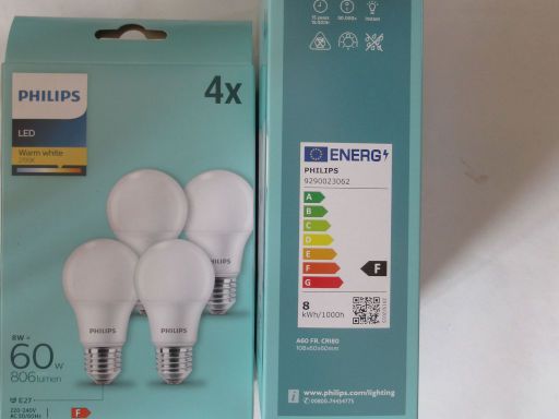Lidl Espa&ntilde;a, Madrid, Spanien, Philips LED Leuchtmittel E27 8 Watt, 4er Pack f&uuml;r 4,99 &euro; im M&auml;rz 2026