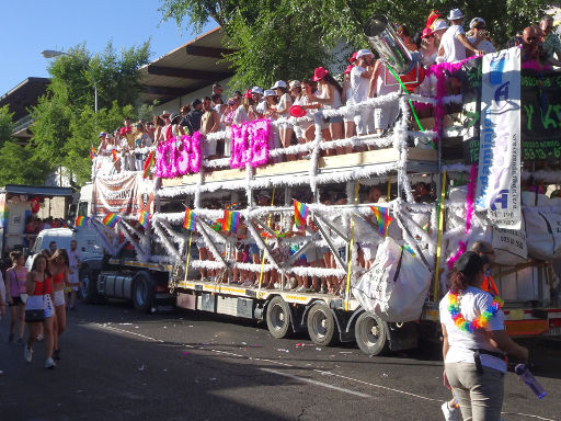 mado19 madrid orgullo 2019, Madrid, Spanien, Kiss Me