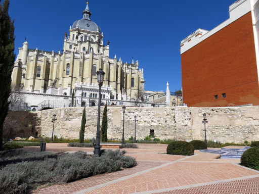 Madrid City Tour Premium, Stadtführung Los Secretos del Viejo Madrid, Madrid, Spanien, Stadtmauer aus der Zeit der Muslime