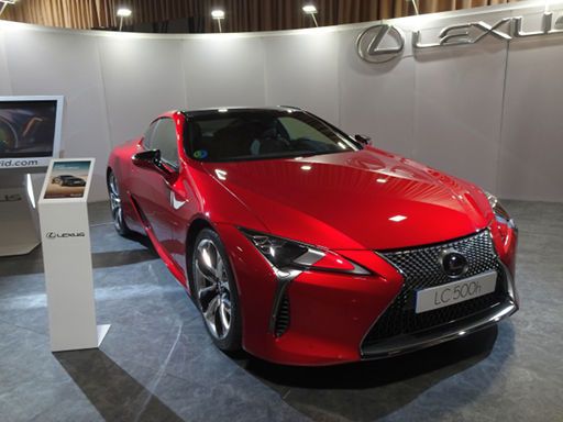 Madrid Horse Week 2019, Madrid, Spanien, Lexus LC 500 Hybrid