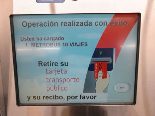 Tarjeta de Transporte Público MULTI, Metro, Madrid, Spanien, Entnahme der Karte