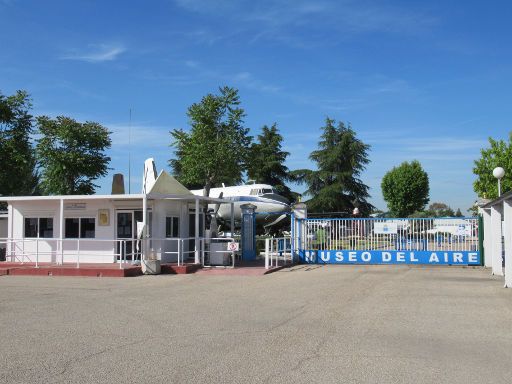 Museo de Aeronáutica y Astronáutica, Madrid, Spanien, Anmeldung, Schließfächer und Zugang zum Museum