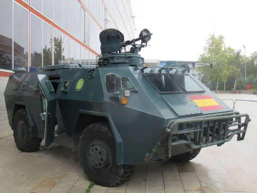 No sólo Militaria November 2023, Madrid, Spanien, Casa de Campo – SENASA Pegaso BLR 3545 Außengelände am Pabellón de Cristal