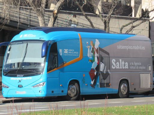 Oficina de Empleo, Madrid, Spanien, Bus der Agencia para el Empleo im Februar 2024