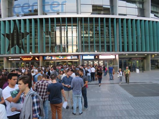 Oktoberfest 2016, Madrid, Spanien, Barclaycard Center, Palacio de Deportes, Eingang mit Reservierung