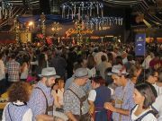 Oktoberfest 2016, Madrid, Spanien, Samstagabend