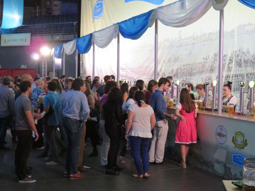 Oktoberfest 2017, Madrid, Spanien, Selbstbedienung Bierausschank