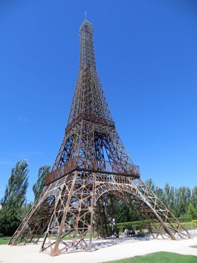 Parque Europa in Torrejón de Ardoz, Madrid, Spanien, Paris Eiffel Turm