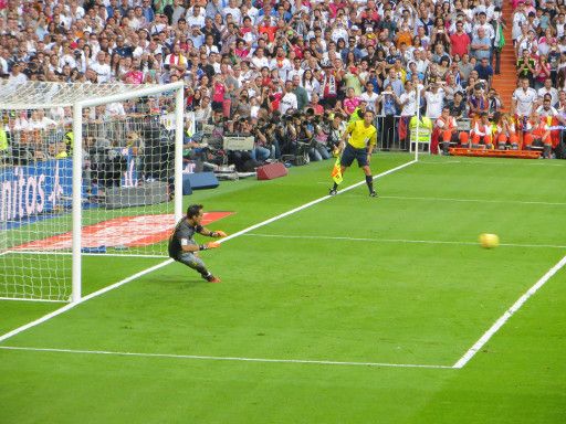 Real Madrid gegen FC Barcelona Oktober 2014, 34. Minute Elfmeter von Cristiano Ronaldo