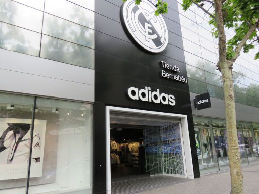 Real Madrid Tienda Bernabéu, Madrid, Spanien, Außenansicht Eingang