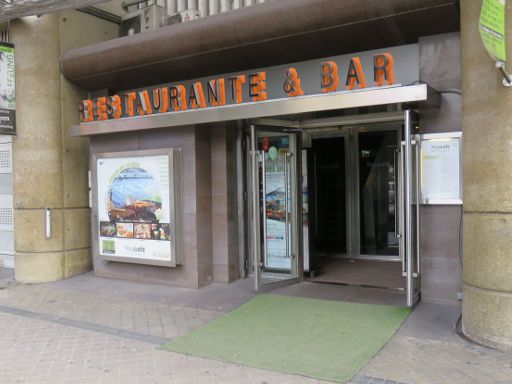 Realcafé Bernabéu, Madrid, Spanien, Außenansicht Eingang bei Tor 30