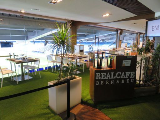 Realcafé Bernabéu, Madrid, Spanien, Eingang zur Bar / Café