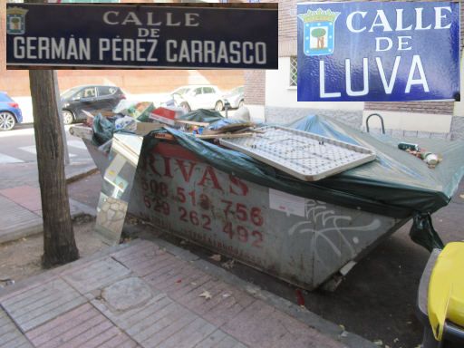 Residuos en calle - M&uuml;ll in den Strassen, Madrid, Spanien, Bauschutt in der Calle Luva / Calle German Perez Carrasco, 28027 Madrid im Oktober 2026