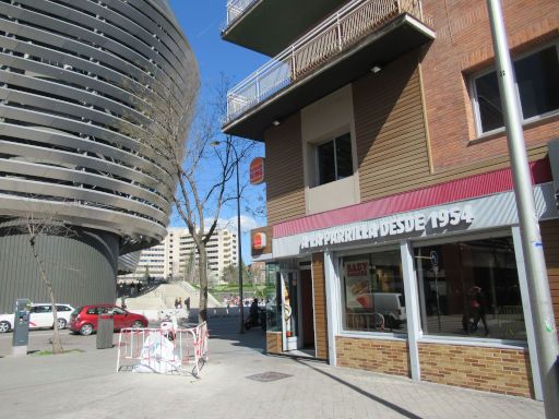BURGER KING®, Madrid, Spanien, Filiale am Bernab&eacute;u Stadion an der Avenida Concha Espina 10, 28036 Madrid