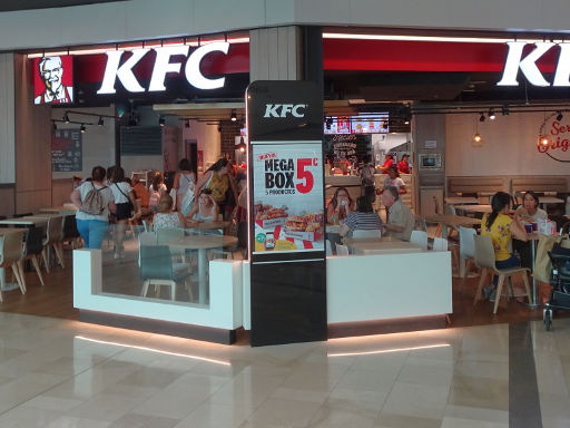 Madrid, Spanien, KFC®, Filiale in der dritten Etage im Plenilunio, 28022 Madrid