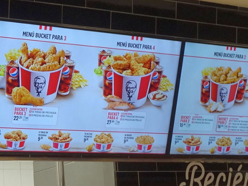 Madrid, Spanien, KFC®, ein Ausschnitt der Speisekarte