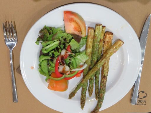 Restaurant Rayal, Madrid, Spanien, Vorspeise Spargel mit Salat