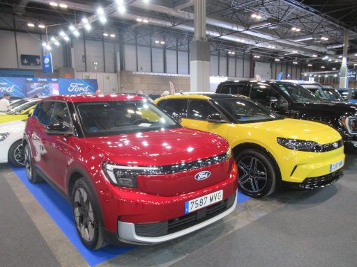 Salón del Vehículo de Ocasión y Seminuevo 2025, Madrid, Spanien, Ford Elektrofahrzeuge Explorer und Capri