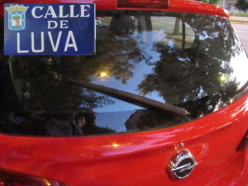 Sicherheit – Kriminalität, Madrid, Spanien, beschädigter Heckscheibenwischer Opel Corsa in Pueblo Nuevo, Calle de Luva, Juli 2025